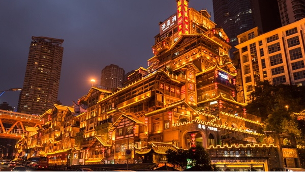 城市景觀亮化工程應(yīng)該如何避免過度亮化？