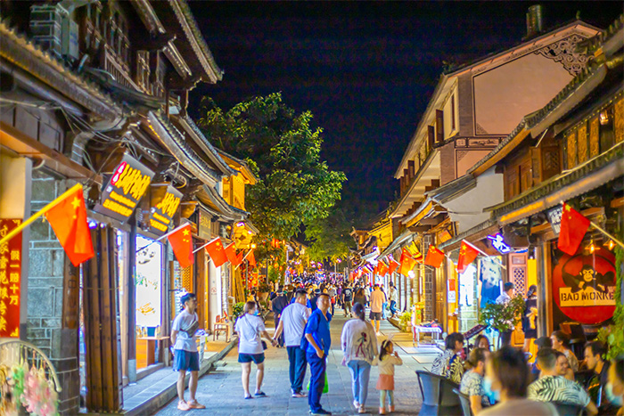 照亮夜空，煥發(fā)經(jīng)濟(jì): 文旅亮化引領(lǐng)夜間消費(fèi)新潮流