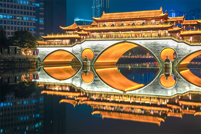 如何做古建筑亮化能夠吸引游客的目光？