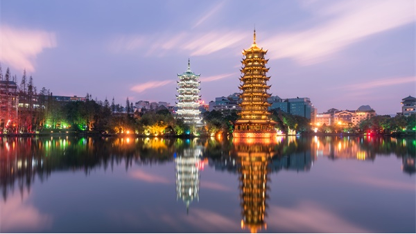 園林景觀亮化設(shè)計(jì)，讓城市充滿生命力 ！