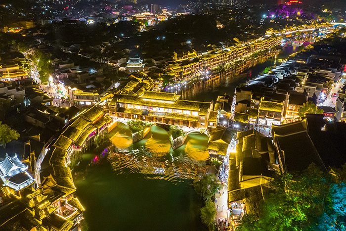景區(qū)淡季不淡！文旅亮化工程如何創(chuàng)造夜間消費(fèi)新場景