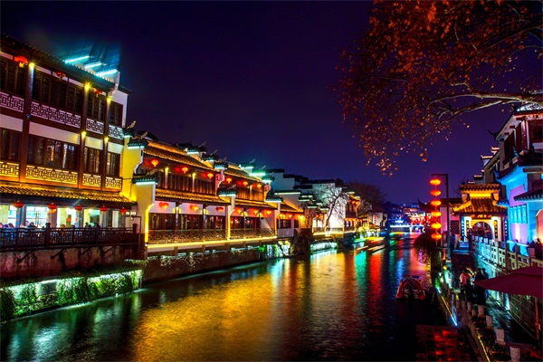 景觀(guān)亮化工程施工要注意什么