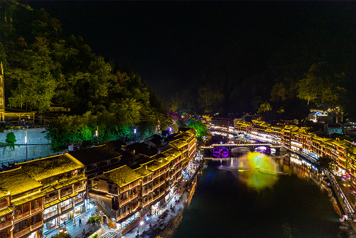 專業(yè)設(shè)計師揭秘：夜幕下的文旅燈光亮化是怎樣煉成的？